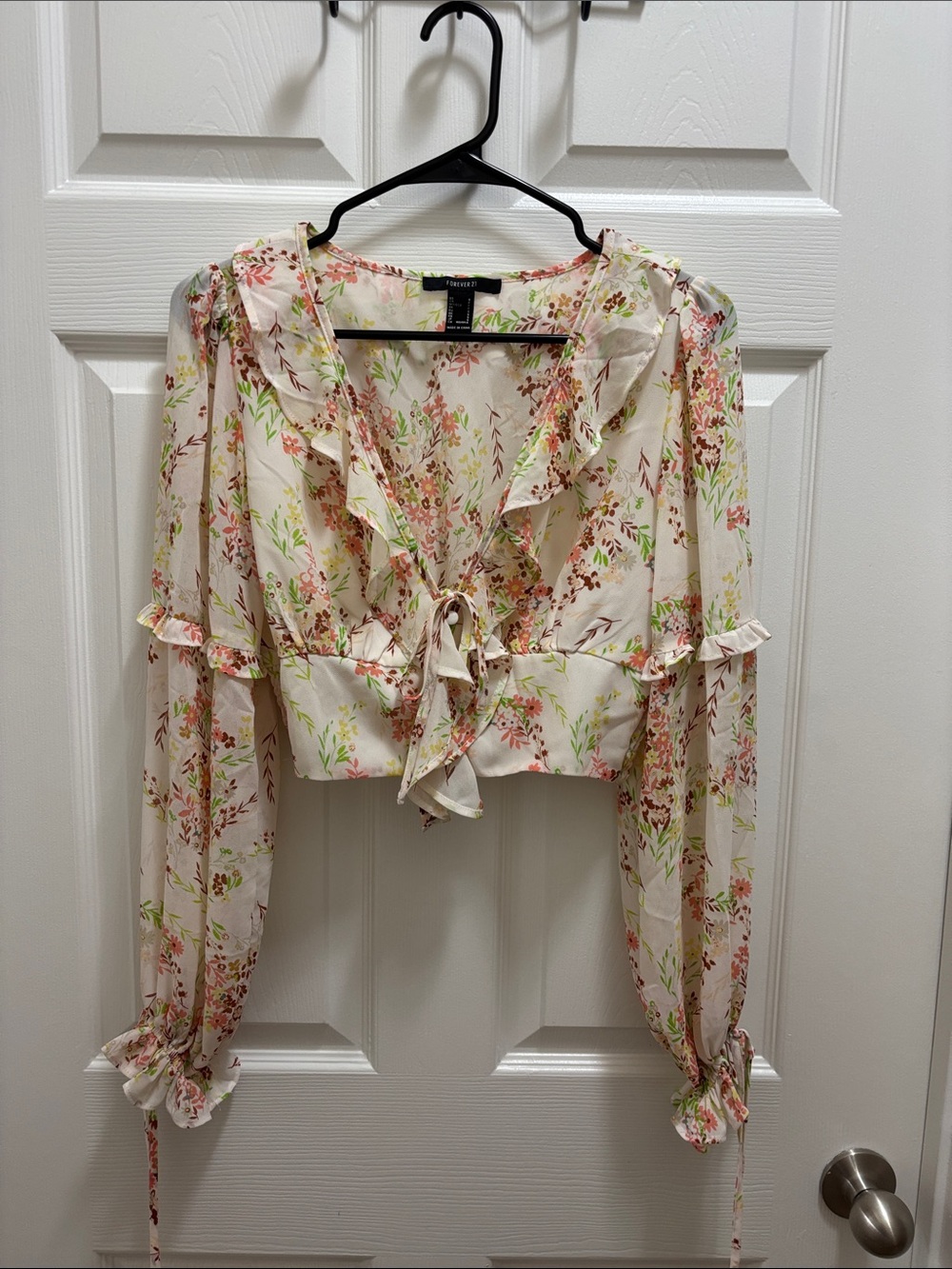 Forever 21 Cream Floral Ruffle Tie-Front Crop Blouse